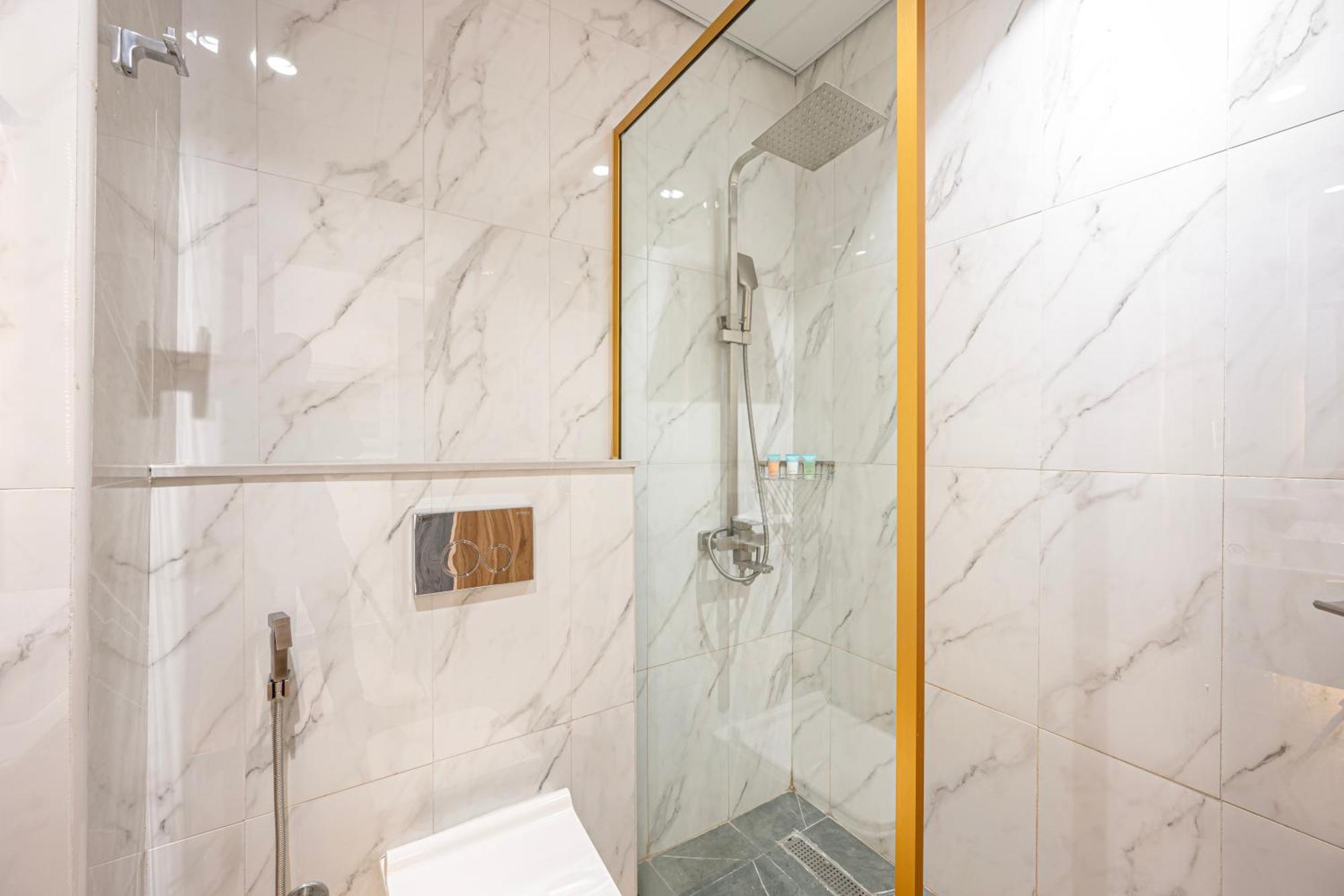 Luxury In Dubailand - دبي