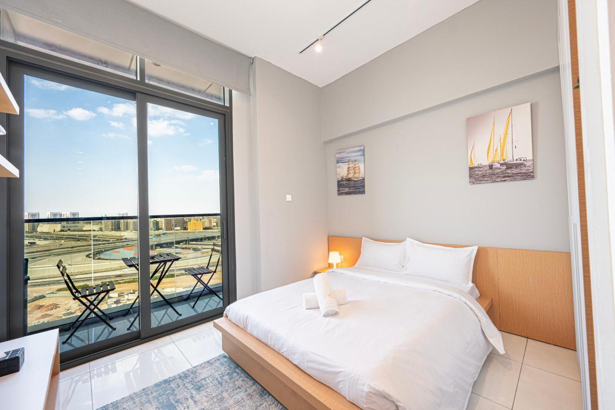 Апартаменти Luxury In Dubailand - *